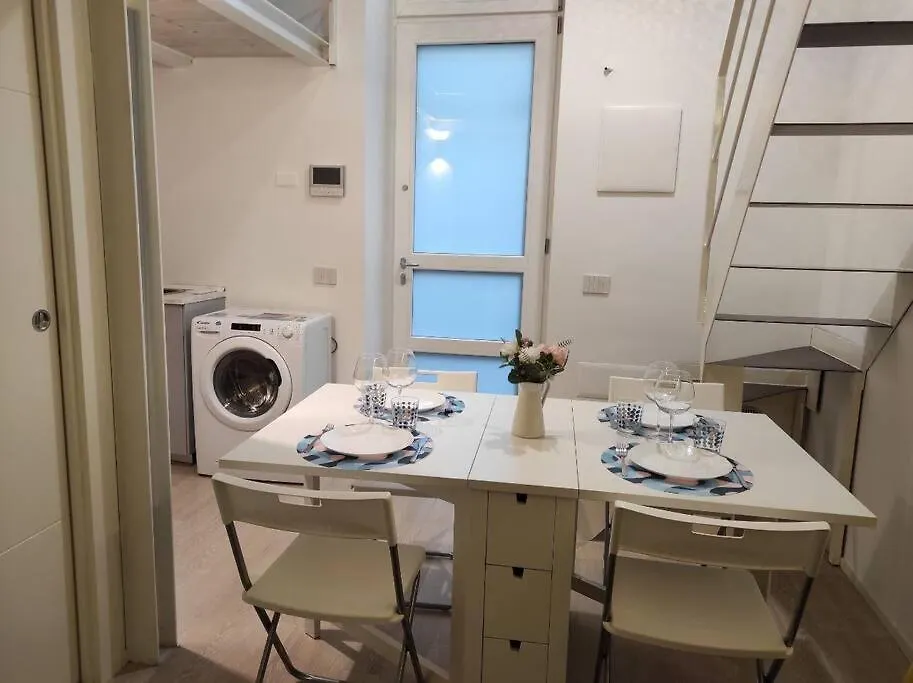 Appartamento Duomo Porta Venezia Mini Loft Con Wifi E Netflix Milano 0*,  Italia